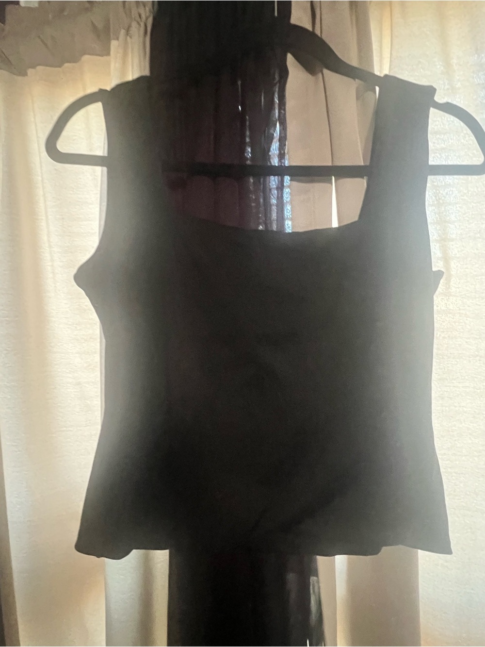 Black Square-Neck Crop Top sleeveless - Picture 2 of 3